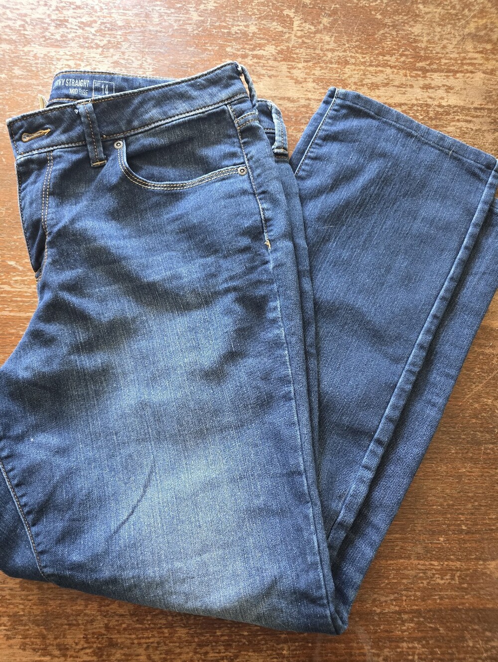 Straight Jeans in Medium Blue Denim